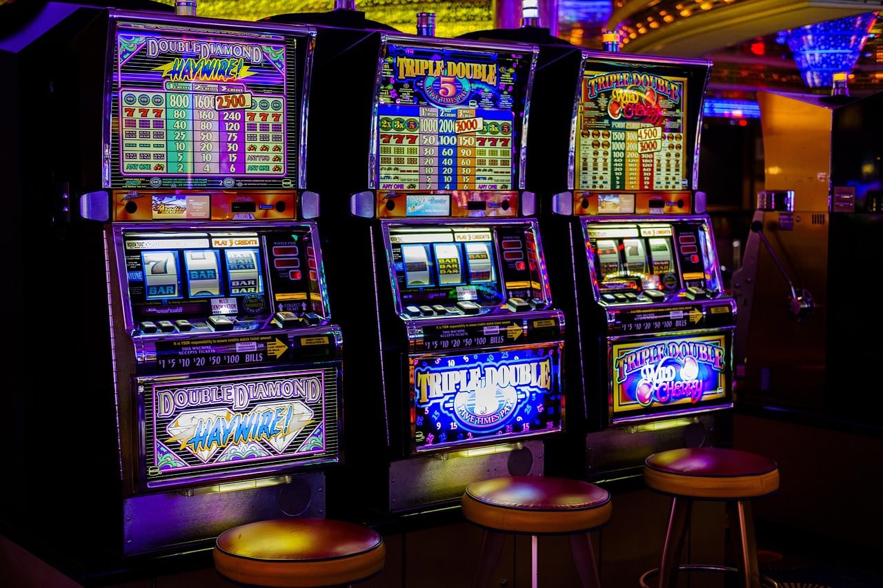 Antarmuka meja Baccarat live Evolution Gaming dengan betting controls